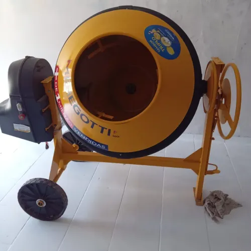 Vendo bertaneira menegoty 400 litros, nova  nunca  foi usada ,valor 4.700,00$