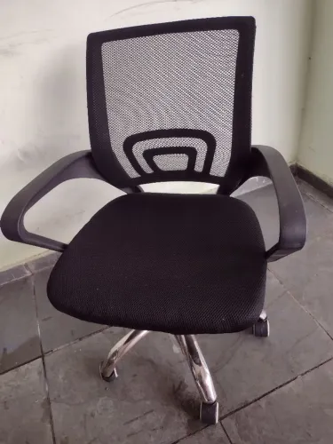 Cadeira de escritório telada giratória 