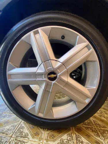 Vendo jogo de rodas R17 de 4 furos padrão GM do Astra GSi 