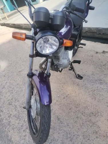 Titan 125 ES