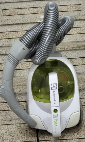 Aspirador de Pó Electrolux Lite 1400W 110V - Cabo Novo e Excelente Sucção