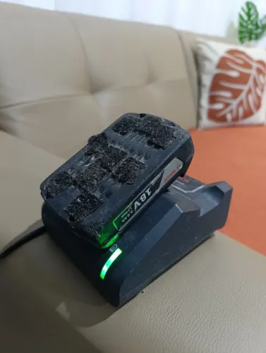 Carregador e bateria de Parafusadeira