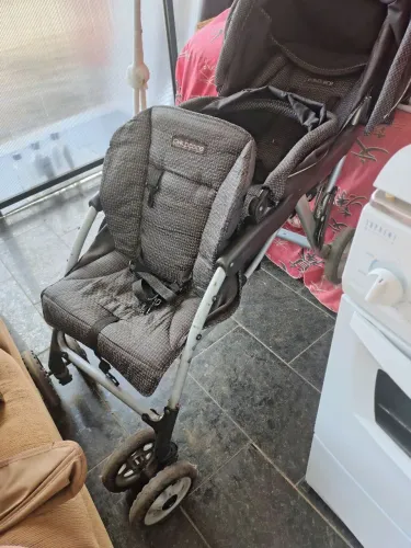 Carrinho de 2 bebês