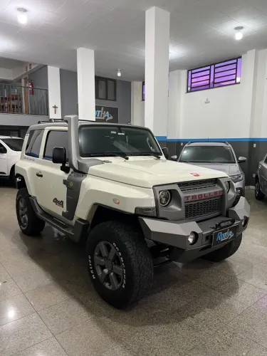 Troller T-4 4X4 3.2 20V TDI Cap. Rígida Diesel 2015