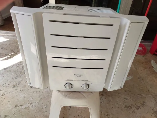 Vendo ar condicionado 10 mil btus 220v novo