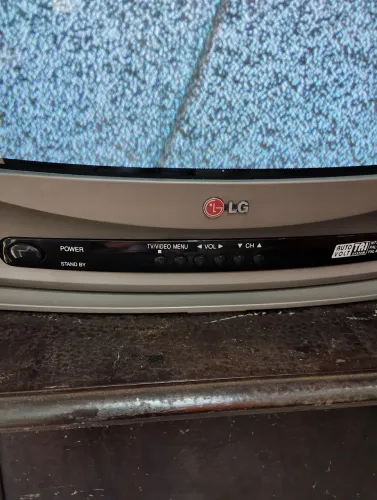 2 TVs CRT 14 polegadas 