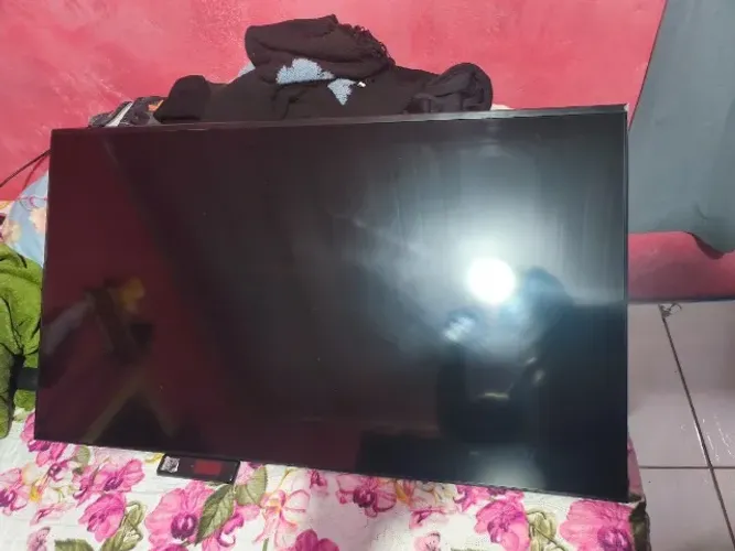 Smart TV Samsung 43" 4K Crystal UHD (Modelo UN43DU7700G) - Semi Nova
