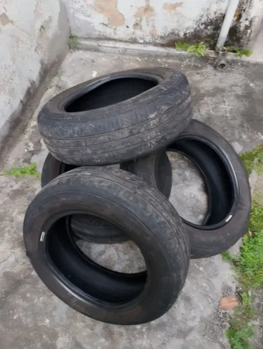 Pneus meia vida 175 / 65 / 14 dunlop