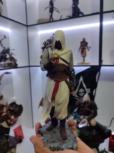Estátua figure Altair Assassins Creed Apple Of Eden
