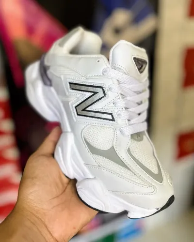 Tênis New Balance branco primeira linha