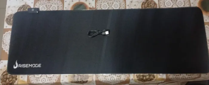 Mouse pad Rise Mode RGB 7 funções touch Preto 90x30, novo lacrado na caixa.