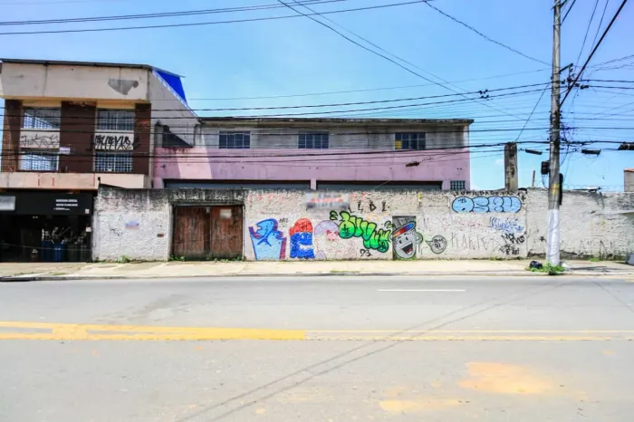 Galpão na Avenida Yervant Kissajikian, 760 600 m²