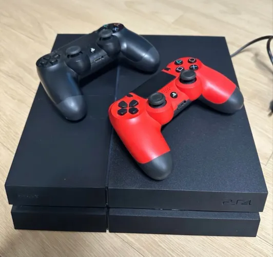 PS4 Super conservado!