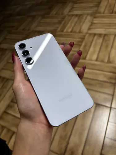 Samsung Galaxy A55 256GB Branco - Impecável