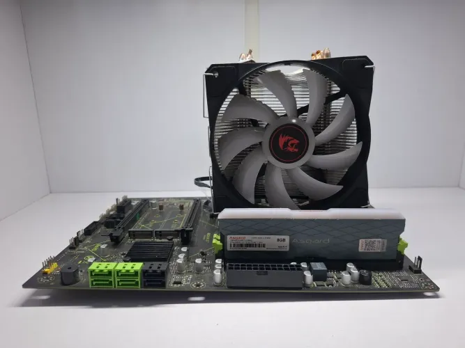 24GB DDR4 + Xeon X99 + E5 2666 v3 + Air Cooler
