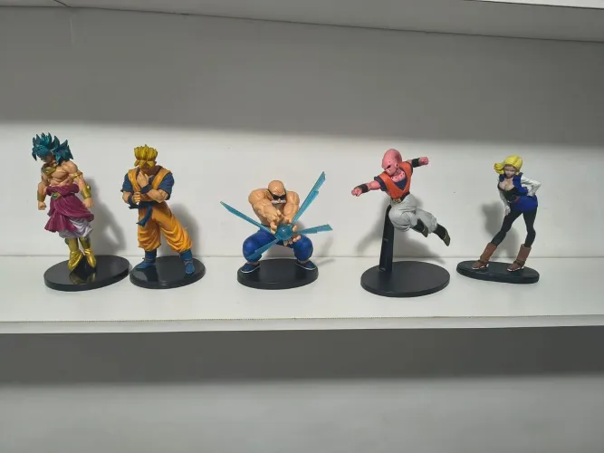 5 Action figures Dragon Ball