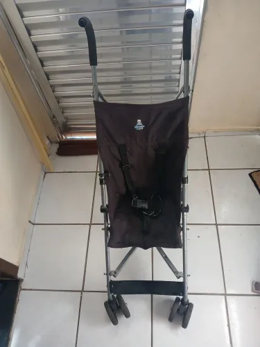 Vendo carrinho de bebê