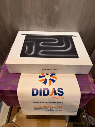 Apple MacBook Pro M5 Max (2026) / Memória 48GB / SSD 2TB / 16.2" - Caixa Lacrada