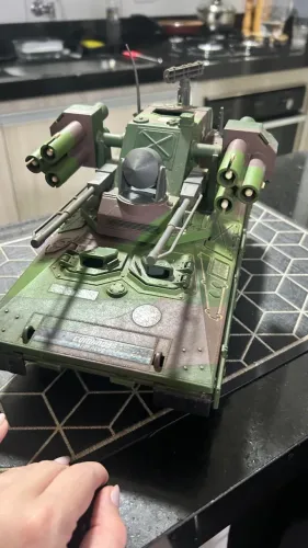 Brinquedo antigo - tanque de guerra