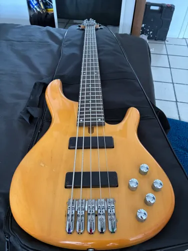 Baixo tagima classic series
