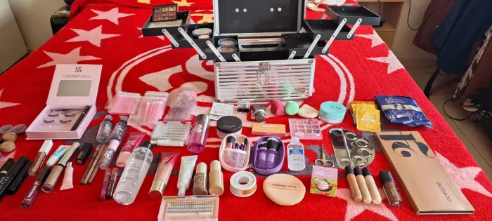 Kit maleta de maquiagem