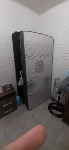 cama de solteiro com base