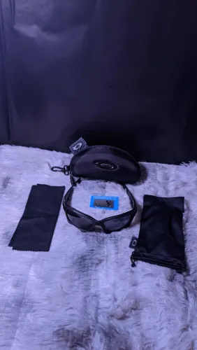 óculos oakley pit boss 2 cor preto com cinza escuro novo nunca usado