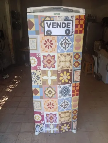 Geladeira plotada nova