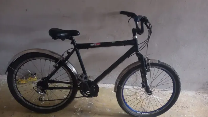 Vende-se uma bike aro 26 funcionando tudo perfeitamente, só não o freio de trás