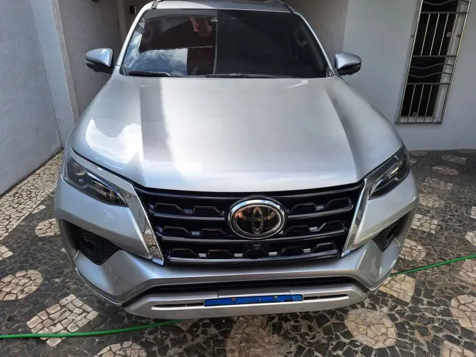 Toyota Hilux SW4 SRX 4X4 2.8 TDI 16V Dies. Aut. 2024