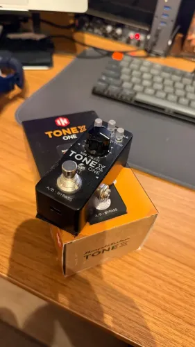 TONEX ONE + Controlador MIDI GuerrilhaBox MT-4