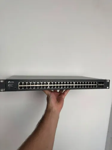Switch TP-Link T1600G-52TS 48 Portas Gigabit Gerenciável L2