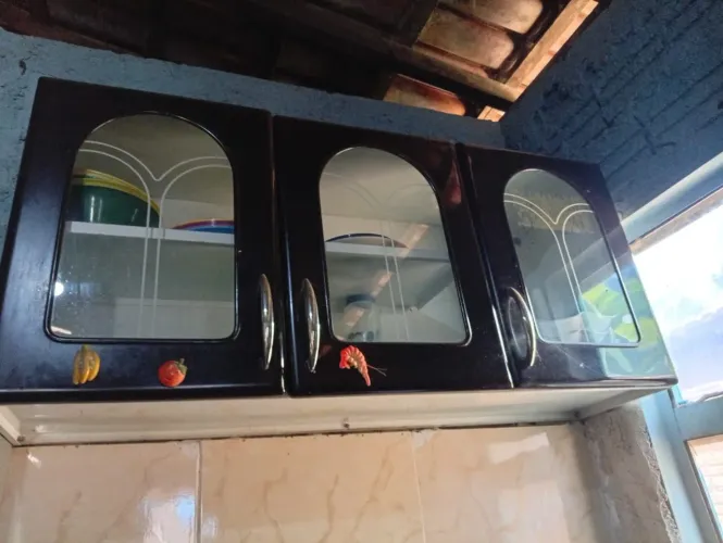 Vende se um armário