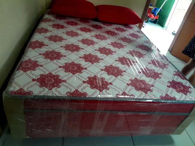 Queima de estoque camas casal espuma com 8cm novas,plastificadas!com frete grátis!