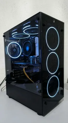 PC GAMER AMD RX 6650 XT Ryzen 4500 16 gb 512 ssd