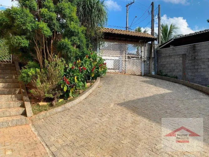 Chácara (com 2 casas no mesmo terreno) à Venda 1.086 m² por R$ 1.600.000 Bairro Casa Branc