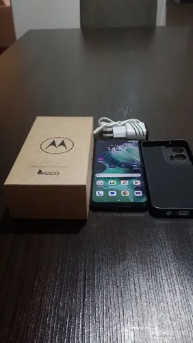 Motorola G35 bem novinho com 128 Gigas de memória (NFC) pagamento por aproximação.