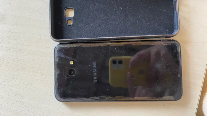 Samsung J4+