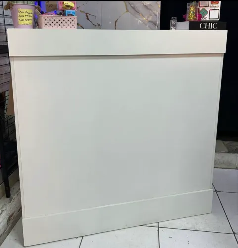 Balcão caixa/recepção em MDF para loja