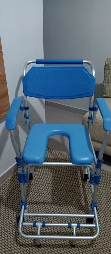Cadeira de banho adulto.
