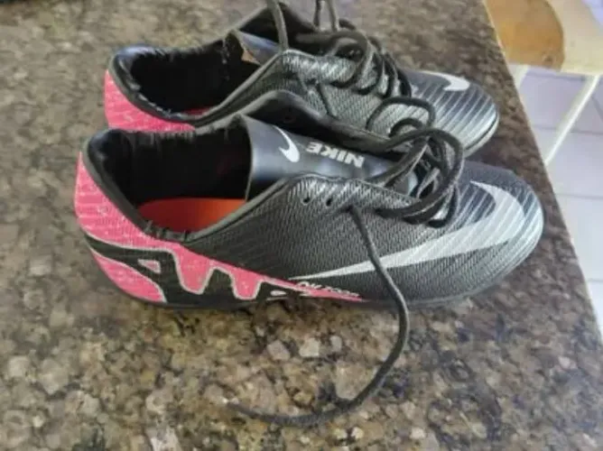 VENDO CHUTEIRA FUTSAL TAM 37 