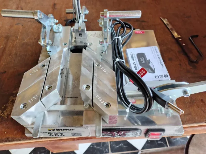 VENDO MAQUINA DE SOLDAR GAXETA Para balcão...