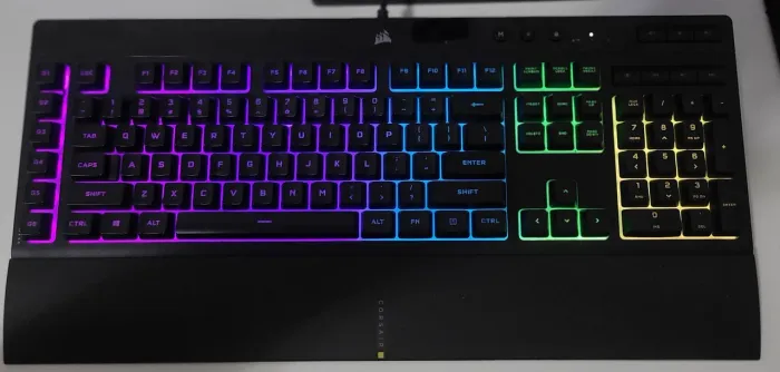 Teclado Semi Mecânico - Membrana Corsair K55 PRO, RGB, Switch Rubber Dome, Preto