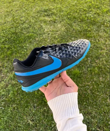 Chuteira Nike Tiempo Legend 8 Society