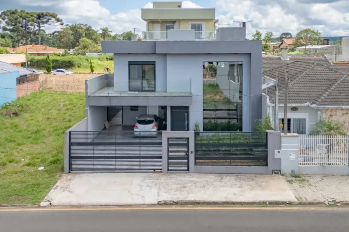 Casa à venda, Semi-mobiliada, Centro, Piscina, Carambeí