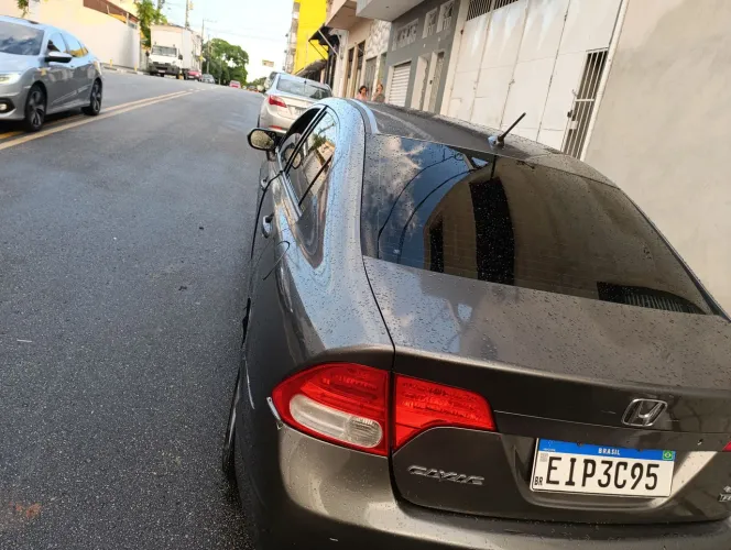 Honda Civic Sedan LXS 1.8/1.8 Flex 16V Aut. 4P 2010