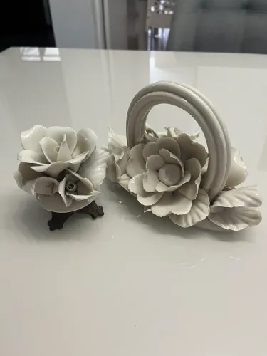 Enfeite Flores em Porcelana Italiana