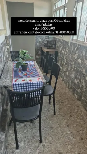 Mesa de granito com 04 Cadeiras