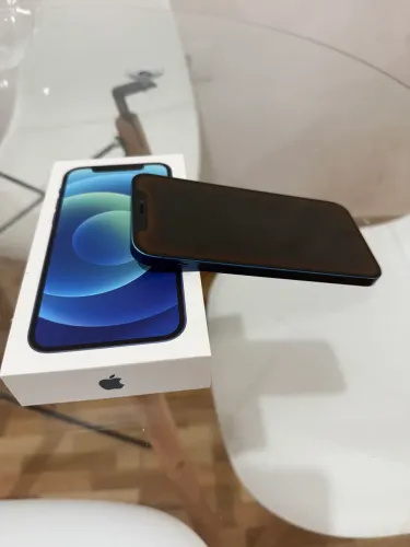 Vendo IPhone 12 Pro 64 GB azul , estado de zero