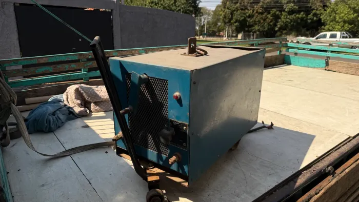 MÁQUINA DE SOLDA TITAN 375 AMPERES